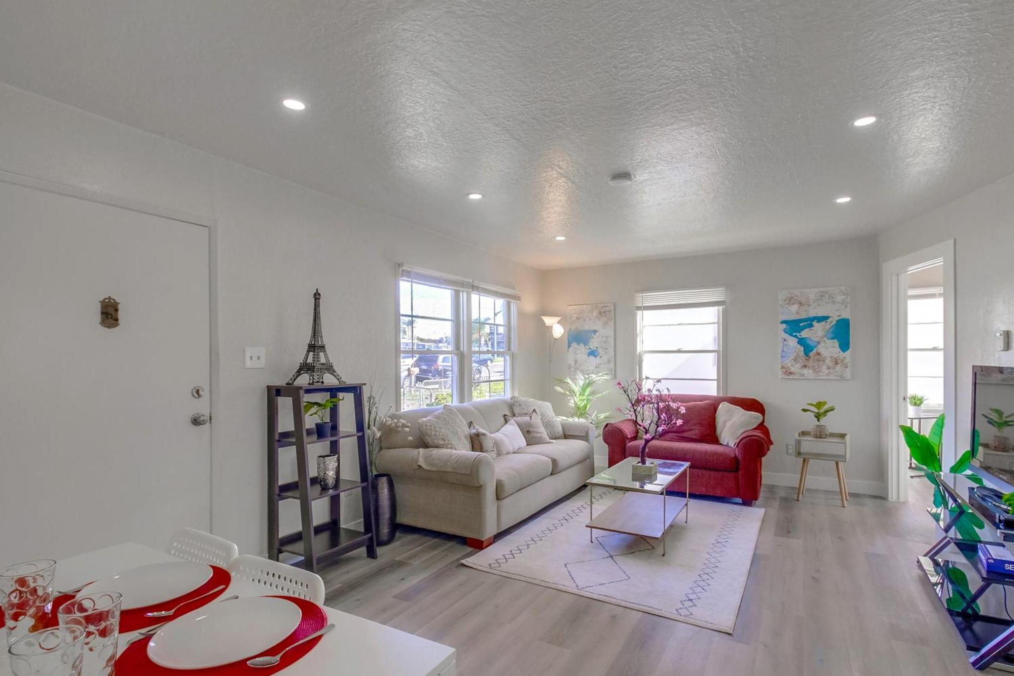 Entire Lovely 3-Bedroom Home W Yard, Parking 출라 비스타 외부 사진