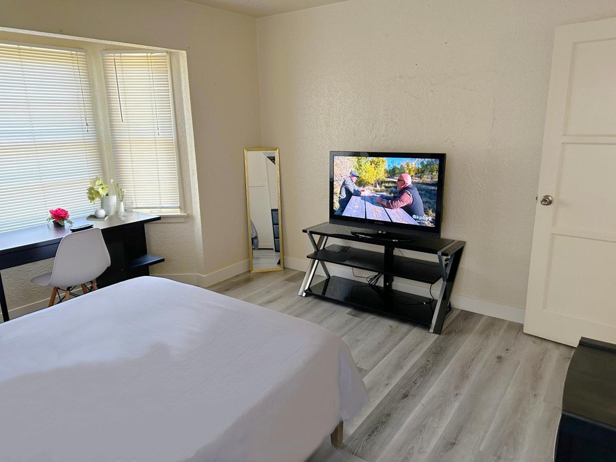 Entire Lovely 3-Bedroom Home W Yard, Parking 출라 비스타 외부 사진